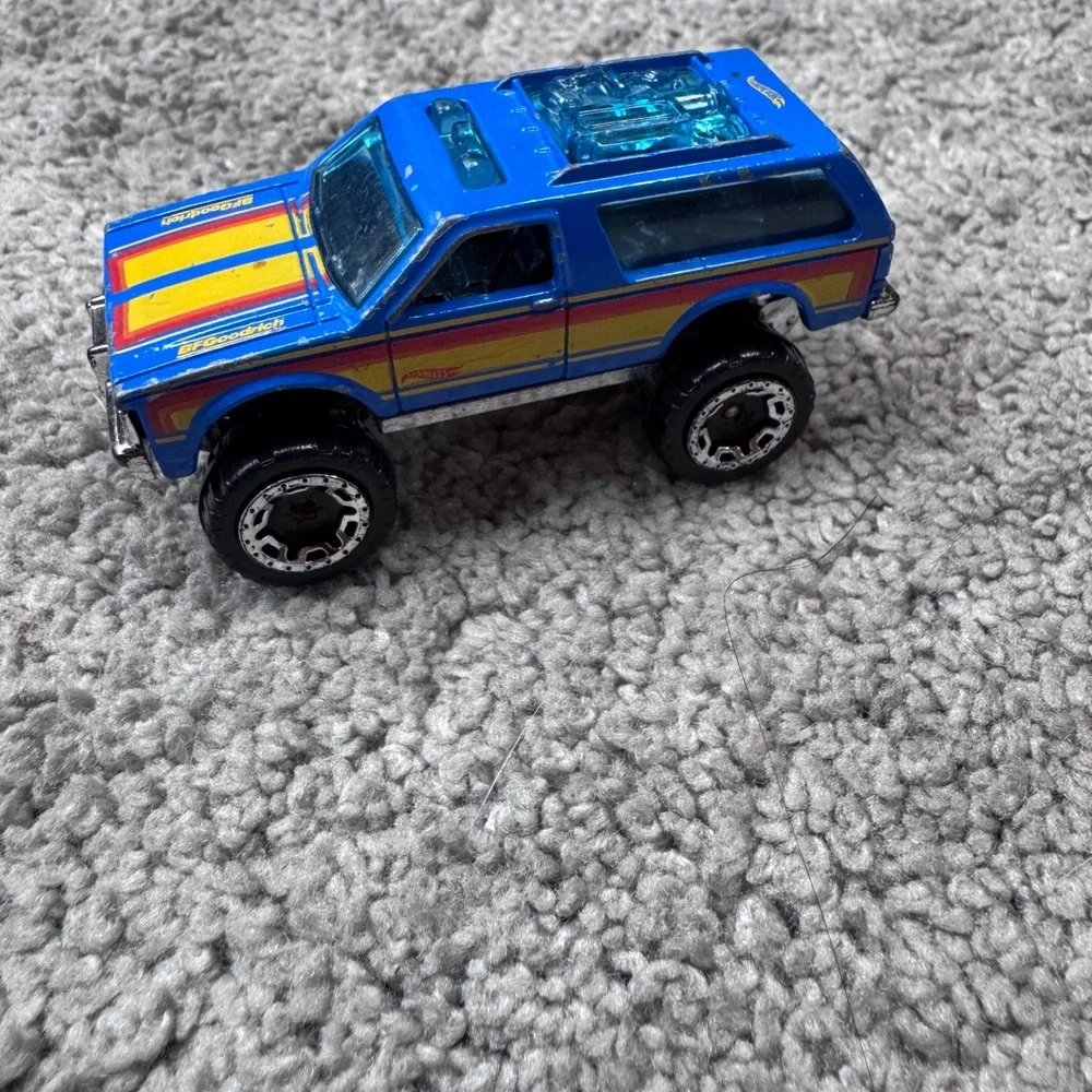 Hot Wheels 2015 4x4 Blazer 1983 Loose
